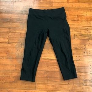 Black cropped leggings